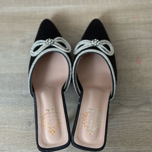 Black heels - Picture 5 of 5